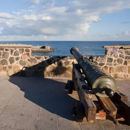 In Puerto De La Cruz, Martianez District, 50 Meters From The Sea *